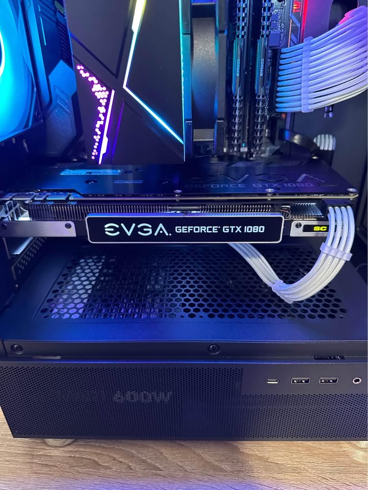 CoreNext TUF GTX1080 photo 4